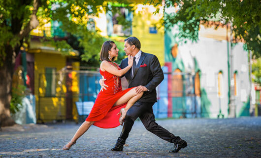 tango dancers in buenos aires